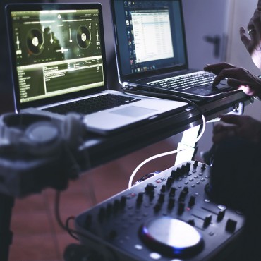 一秒发1000条电话的软件